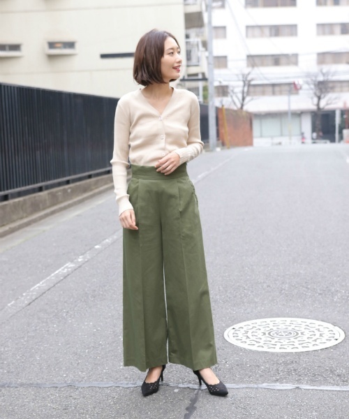 laboratory work（ラボラトリーワーク）の「Vネックリブカーディガン（カーディガン/ボレロ・レディース・オフホワイト/ベージュ/ネイビー/ラベンダー・MEDIUM）」の8枚目の写真