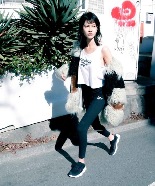 Reebok（リーボック）の「クロップタンク LF TANK（タンクトップ・レディース・ホワイト/ブラック・MEDIUM/LARGE/X-LARGE/SMALL）」の2枚目の写真