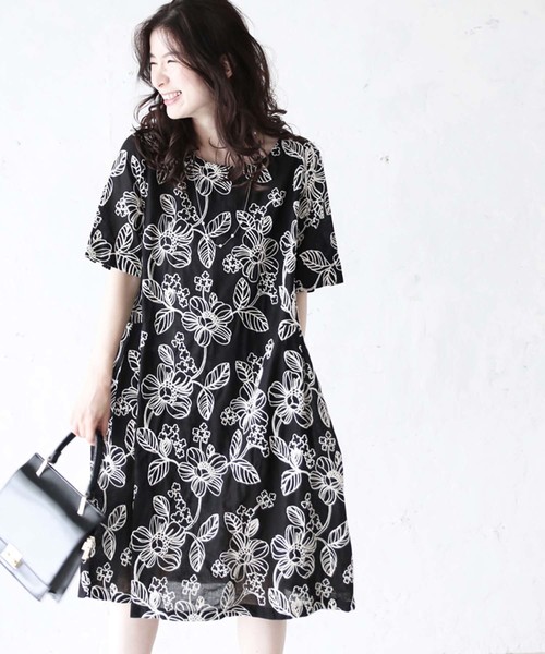 Cawaii カワイイ の 絶対人気の花刺繍モノトーンワンピース 半袖 チュニックワンピース 花模様刺繍 ワンピース Wear