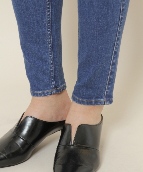 PAGEBOY（ページボーイ）の「デニムスキニーパンツ（デニムパンツ・レディース・サックスブルー/インディゴブルー・SMALL/MEDIUM/LARGE）」の17枚目の写真