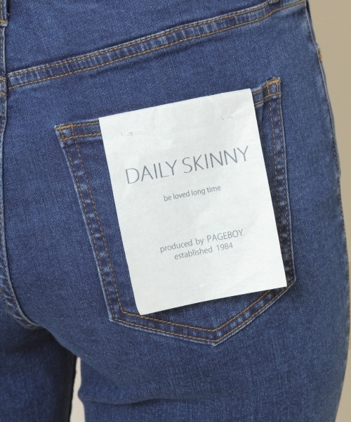 PAGEBOY（ページボーイ）の「デニムスキニーパンツ（デニムパンツ・レディース・サックスブルー/インディゴブルー・SMALL/MEDIUM/LARGE）」の19枚目の写真