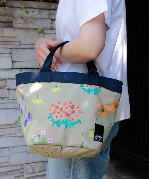 SUPER HAKKA(スーパーハッカ)の「『glanta』うららかフラワープリントランチトートバック(バックパック/リュック)」 - WEAR SUPER HAKKA(スーパーハッカ)の「『glanta』うららかフラワープリントランチトートバック(バックパック/リュック)」 - WEAR