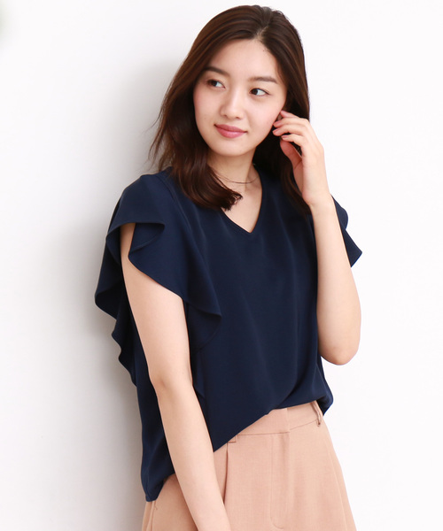 N.(N. Natural Beauty Basic)(エヌエヌナチュラルビューティーベーシック)の「◆フレアスリーブVネックブラウス(シャツ/ブラウス・レディース・ネイビー/ブラウン/グレー・MEDIUM)」の3枚目の写真