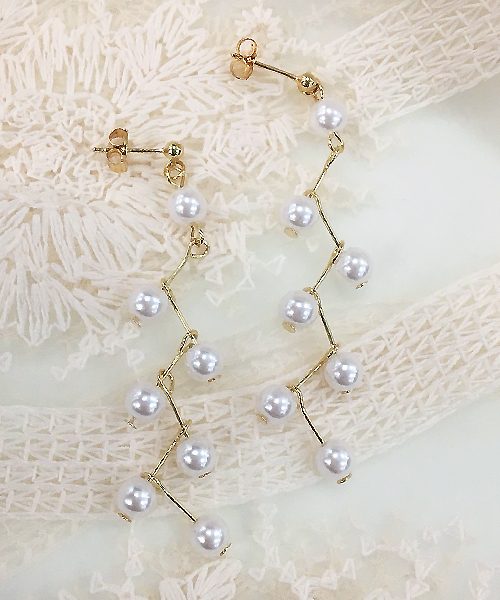 apres jour（アプレジュール）の「【apresjour × ARIAZ】ジグザグパールピアス（ピアス（両耳用）・レディース・ゴールド/シルバー・FREE）」の7枚目の写真