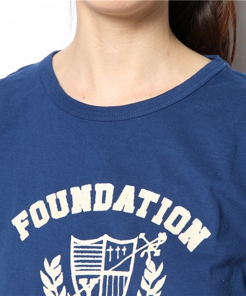 BEAMS BOY（ビームスボーイ）の「BEAMS BOY / カレッジプリント Tシャツ（Tシャツ/カットソー・レディース・ホワイト/チャコールグレー/ネイビー・ONE SIZE）」の11枚目の写真