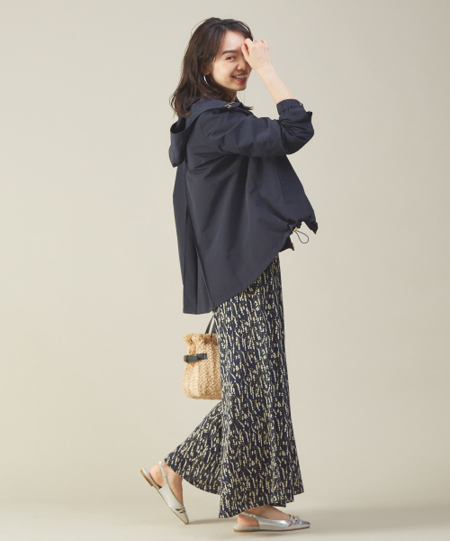 Au BANNISTER(オゥバニスター)の「スクエアスリングバックパンプス(パンプス・レディース・ブラック/キャメル/シルバー・35/36/37/38/39)」の7枚目の写真