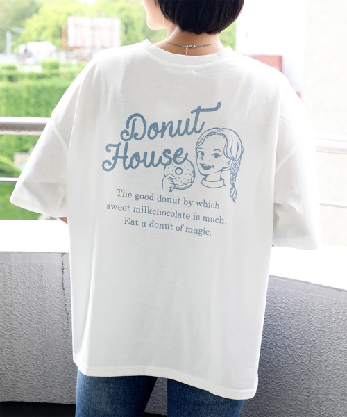 classicalelf（クラシカルエルフ）の「ドーナツ＆ガールのプリントTシャツ（半袖）（Tシャツ/カットソー・レディース・ブラック/ベージュ/オフホワイト/ピンク/モカ・MEDIUM/LARGE）」の16枚目の写真