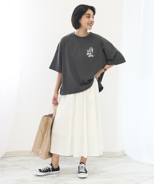 classicalelf（クラシカルエルフ）の「ドーナツ＆ガールのプリントTシャツ（半袖）（Tシャツ/カットソー・レディース・ブラック/ベージュ/オフホワイト/ピンク/モカ・MEDIUM/LARGE）」の22枚目の写真