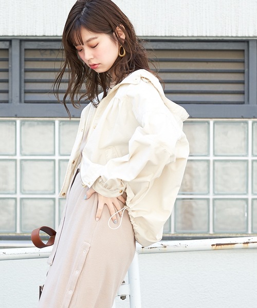 natural couture（ナチュラルクチュール）の「ボリューム袖マウンテンパーカー（マウンテンパーカー・レディース・ベージュ/アイボリー/ピンクベージュ・FREE）」の4枚目の写真