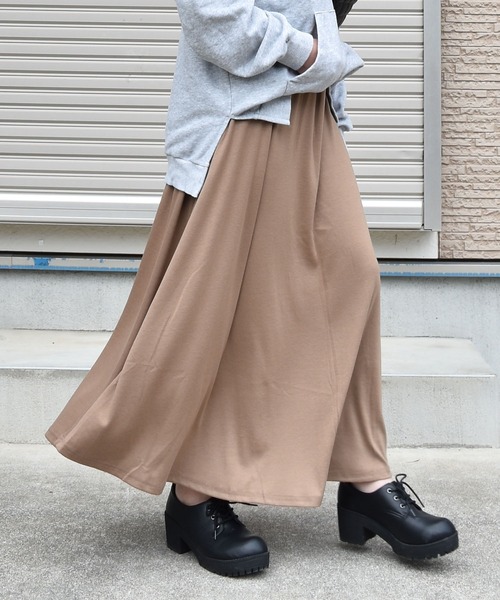 Coo+i（クーイ）の「ミモレ丈フレアスカート（スカート・レディース・チャコールグレー/ブラック/ネイビー/グレー/カーキ/ブルー/グリーン/マスタード/モカ/ワイン・FREE）」の4枚目の写真