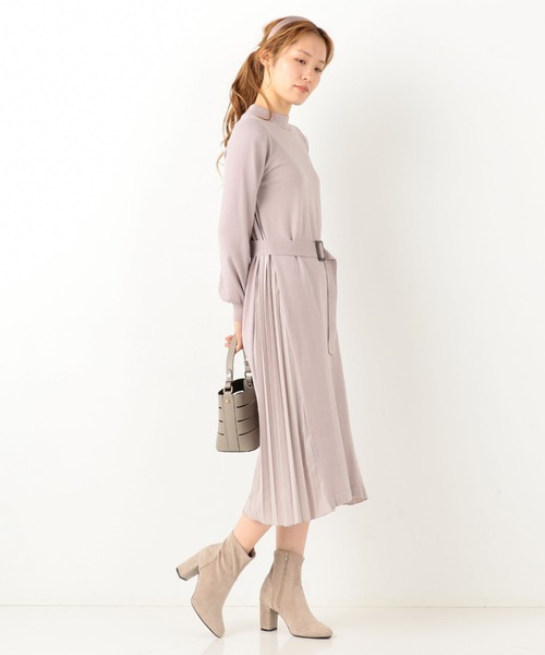 archives(アルシーヴ)の「ベルト付サイドプリーツニットワンピース(ワンピース・レディース・グレー/グリーン系その他/ピンクベージュ・MEDIUM)」の8枚目の写真