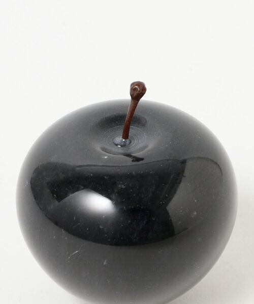 bpr BEAMS（ビーピーアール ビームス ）の「DETAIL INC. / Marble Apple Large（インテリア雑貨・メンズ・レッド/ブラック・ONE SIZE）」の12枚目の写真