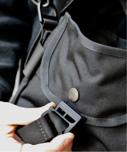 BAGJACK（バッグジャック）の「BAGJACK / バッグジャック HUNTER PACK FIDLOCK SLIDER CORDURA FABRIC 1000D フィドロック ショルダーバッグ コーデュラナイロン（ショルダーバッグ・メンズ・ブラック・FREE）」の9枚目の写真