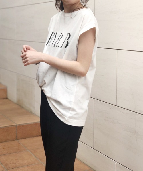 Banner Barrett（バナーバレット）の「【手洗い可】BNRロゴTシャツ（Tシャツ/カットソー・レディース・ホワイト/ブラック/ホワイト×グリーン/ホワイト×ブラウン/ホワイト×レッド/ベージュ・38）」の20枚目の写真