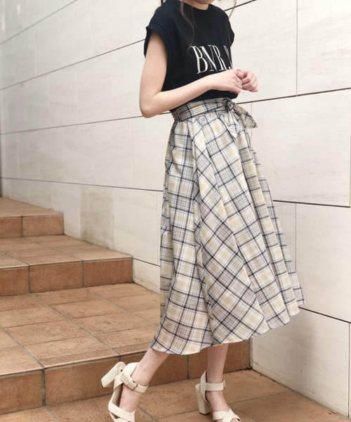 Banner Barrett（バナーバレット）の「【手洗い可】BNRロゴTシャツ（Tシャツ/カットソー・レディース・ホワイト/ブラック/ホワイト×グリーン/ホワイト×ブラウン/ホワイト×レッド/ベージュ・38）」の16枚目の写真