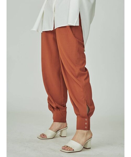 THE DAYZ TOKYO(ザデイズトーキョー)の「【THE DAYZ TOKYO】カフスパンツ(その他パンツ・レディース・ブラック/ブラウン・SMALL/MEDIUM)」の1枚目の写真