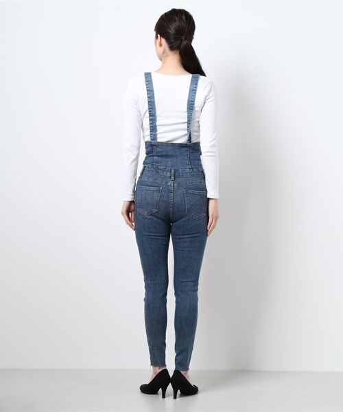 ANAP（アナップ）の「フロントボタンデニムスキニーサロペット（サロペット/オーバーオール・レディース・ブルー/ネイビー・M/S）」の12枚目の写真
