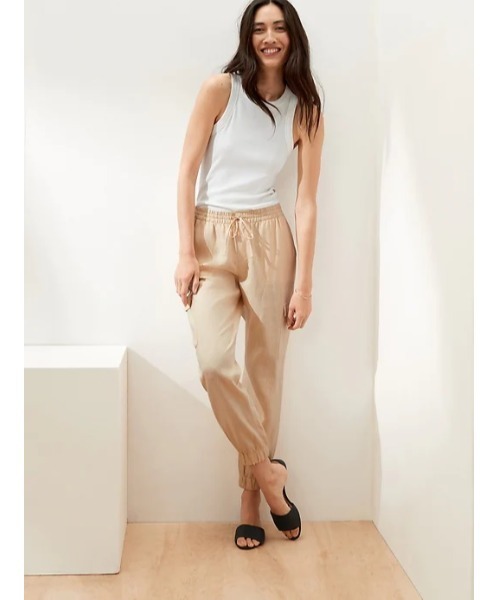 BANANA REPUBLIC FACTORY STORE（バナナリパブリック ファクトリーストア）の「【BANANA REPUBLIC FACTORY STORE】リネンカーゴジョガー（カーゴパンツ・レディース・ライトグレー/その他/カーキ・S/M/XS/L）」の4枚目の写真