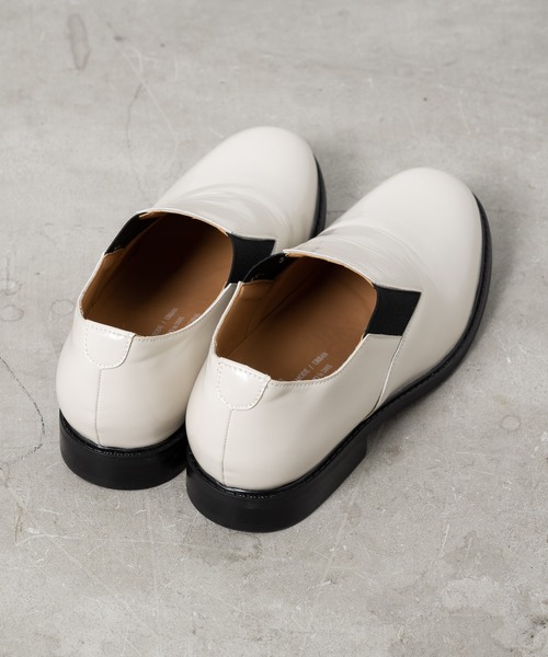 CASPER JOHN（キャスパージョン）の「Enamel Leather Side Gore Short Boots/エナメルレザーサイドゴアショートブーツ（ブーツ・メンズ・ブラック/アイボリー・LARGE/SMALL/MEDIUM）」の13枚目の写真