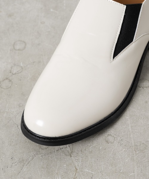 CASPER JOHN（キャスパージョン）の「Enamel Leather Side Gore Short Boots/エナメルレザーサイドゴアショートブーツ（ブーツ・メンズ・ブラック/アイボリー・LARGE/SMALL/MEDIUM）」の16枚目の写真