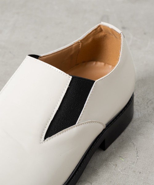 CASPER JOHN（キャスパージョン）の「Enamel Leather Side Gore Short Boots/エナメルレザーサイドゴアショートブーツ（ブーツ・メンズ・ブラック/アイボリー・LARGE/SMALL/MEDIUM）」の17枚目の写真