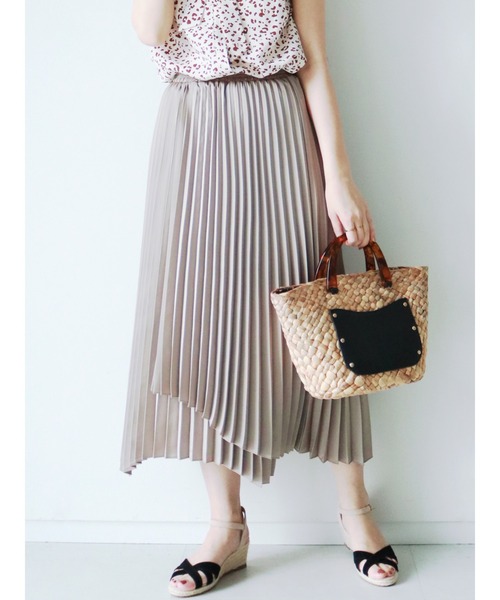 Te chichi（テチチ）の「◎サテンラッププリーツスカート（スカート・レディース・グレー/カーキ/モカ・ﾌﾘ-）」の2枚目の写真