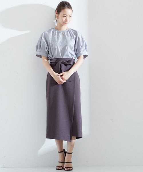 Tiara(ティアラ)の「タックボリュームスリーブブラウス(シャツ/ブラウス・レディース・ストライプ/チェック/ブラック・FREE)」の4枚目の写真