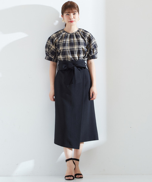 Tiara(ティアラ)の「タックボリュームスリーブブラウス(シャツ/ブラウス・レディース・ストライプ/チェック/ブラック・FREE)」の8枚目の写真