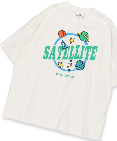 SPINNS(スピンズ)の「【ビッグサイズ】宇宙モチーフロゴTシャツ(Tシャツ/カットソー・メンズ・ホワイト/ブラック/ブルー・ONESIZE)」の2枚目の写真