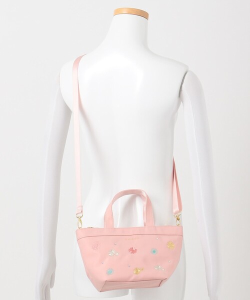 TOCCA BAMBINI(トッカバンビーニ)の「【KIDS/ MOM雑貨】EMBデイジー トートバッグ (Sサイズ)(トートバッグ・キッズ・ローズ系・F)」の11枚目の写真