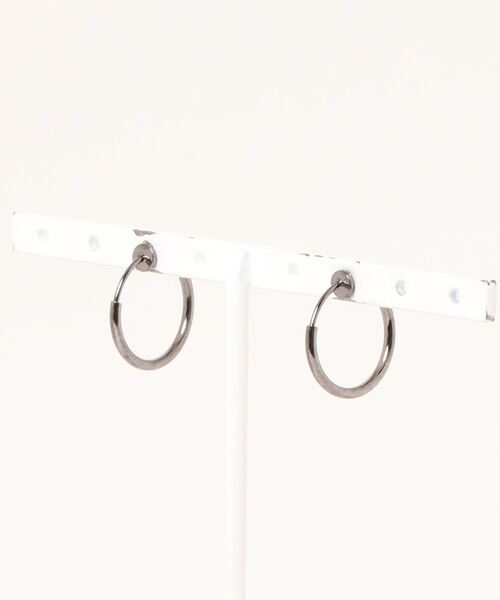 sunny branch（サニーブランチ）の「ブラス/17㎜フープイヤリング（イヤリング・レディース・ブラック/スミクロ/シルバー/ゴールド・FREE）」の7枚目の写真