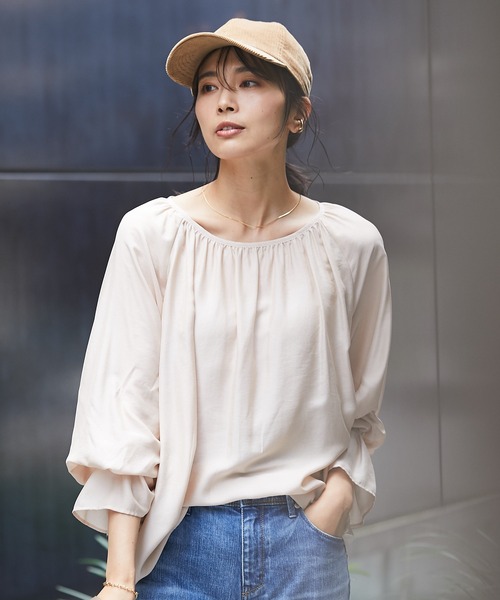 RIVE DROITE(リヴドロワ)の「大人カジュアルコーデにおすすめ コーデュロイキャップ(キャップ・レディース・グレー/キャメル・FREE)」の15枚目の写真