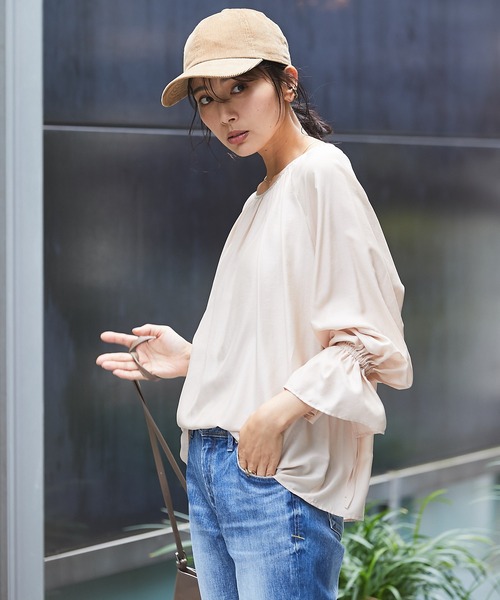 RIVE DROITE(リヴドロワ)の「大人カジュアルコーデにおすすめ コーデュロイキャップ(キャップ・レディース・グレー/キャメル・FREE)」の13枚目の写真