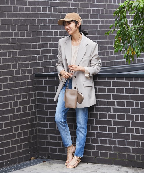 RIVE DROITE(リヴドロワ)の「大人カジュアルコーデにおすすめ コーデュロイキャップ(キャップ・レディース・グレー/キャメル・FREE)」の11枚目の写真