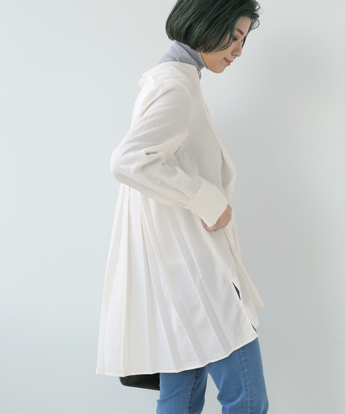 Simplicite（サンプリシテ）の「《追加》バックプリーツブラウス（Tシャツ/カットソー・レディース・ブラック/グレー/ネイビー/アイボリー/ホワイト・FREE）」の2枚目の写真