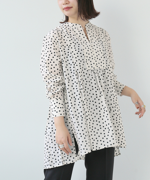 Simplicite（サンプリシテ）の「《追加》バックプリーツブラウス（Tシャツ/カットソー・レディース・ブラック/グレー/ネイビー/アイボリー/ホワイト・FREE）」の3枚目の写真