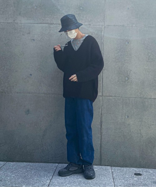 EPIMI E'PIMMY（エピミエピミー）の「《ユニセックス》Vネックオーバーニット（ニット/セーター・レディース・ブラック/ベージュ/オフホワイト/ターコイズブルー/コーラルピンク・MEDIUM）」の22枚目の写真