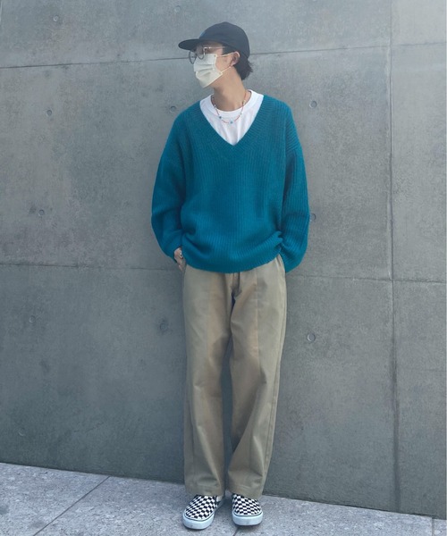 EPIMI E'PIMMY（エピミエピミー）の「《ユニセックス》Vネックオーバーニット（ニット/セーター・レディース・ブラック/ベージュ/オフホワイト/ターコイズブルー/コーラルピンク・MEDIUM）」の20枚目の写真