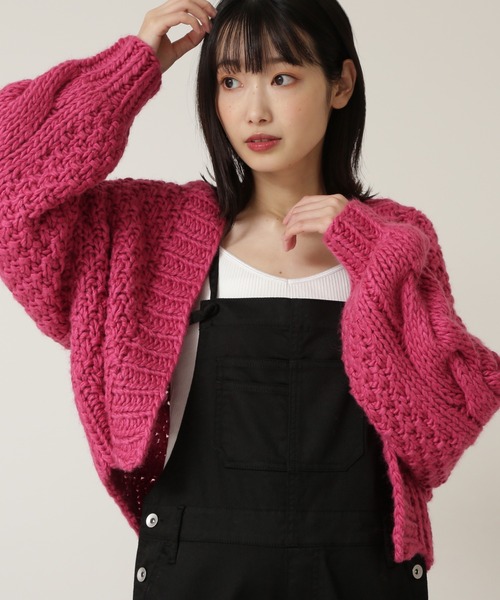 NATURAL BEAUTY BASIC（ナチュラルビューティーベーシック）の「ハンドニッティングカーデ（カーディガン/ボレロ・レディース・オフホワイト/ピンク/グリーン・MEDIUM）」の3枚目の写真