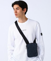 Calvin Klein（カルバン・クライン）の「コード フラットパック バッグ（ボディバッグ/ウエストポーチ・メンズ）」