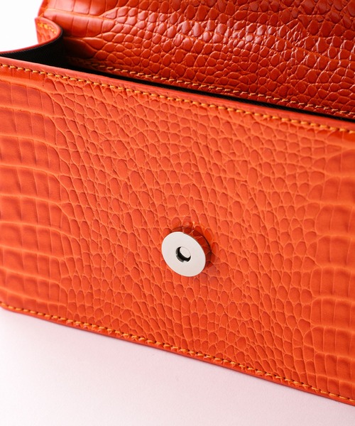 X-girl(エックスガール)の「FAUX CROC 2WAY MINI BAG(ショルダーバッグ・レディース・オレンジ/ブルー/ブラック/ピンク/ネイビー・ONE SIZE)」の9枚目の写真