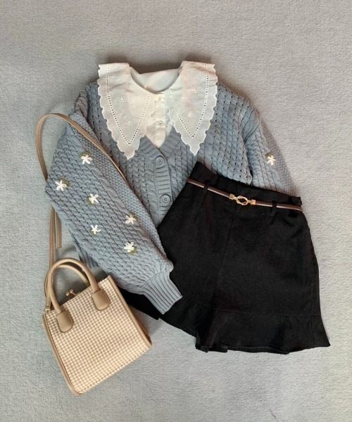 OLIVE des OLIVE（オリーブデオリーブ）の「お花刺繍カーディガン（カーディガン/ボレロ・レディース・ブラック/ブルー/ミント/オフホワイト・FREE）」の4枚目の写真