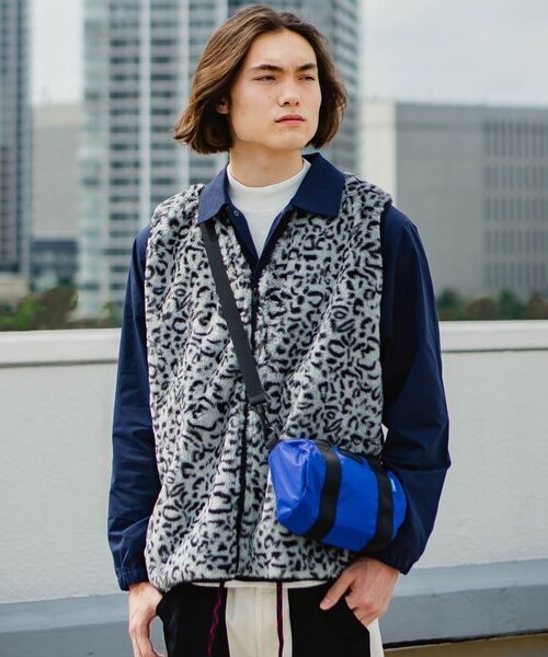 OUTDOOR PRODUCTS(アウトドアプロダクツ)の「【WEB限定/SHIPS別注】OUTDOOR PRODUCTS: ROOTS 2WAY ミニ ロール ボストン バッグ(ショルダーバッグ・メンズ・ブラック/ブラウン/ブルー/イエロー・ONE SIZE)」の9枚目の写真