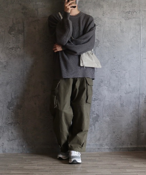 CLEL(クレイル)の「【CLEL】Balloon Sleeve Crew Neck Knit / バルーン袖クルーネックニット(ニット/セーター・メンズ・ダークグレー/グレイッシュベージュ/ライトグレー/アイボリー/ダークグリーン・S/M/L)」の9枚目の写真