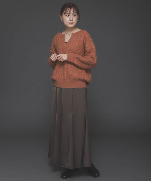 SENSE OF PLACE by URBAN RESEARCH（センスオブプレイスバイアーバンリサーチ）の「ストレッチアルパカキーネックケーブルセーター（ニット/セーター・レディース・ブラウン/ピンクベージュ/アイボリー・ONE）」の7枚目の写真