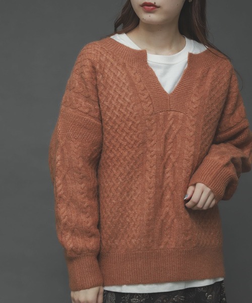 SENSE OF PLACE by URBAN RESEARCH（センスオブプレイスバイアーバンリサーチ）の「ストレッチアルパカキーネックケーブルセーター（ニット/セーター・レディース・ブラウン/ピンクベージュ/アイボリー・ONE）」の9枚目の写真