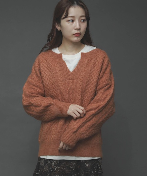 SENSE OF PLACE by URBAN RESEARCH（センスオブプレイスバイアーバンリサーチ）の「ストレッチアルパカキーネックケーブルセーター（ニット/セーター・レディース・ブラウン/ピンクベージュ/アイボリー・ONE）」の10枚目の写真