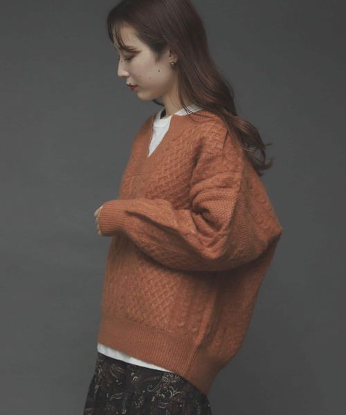 SENSE OF PLACE by URBAN RESEARCH（センスオブプレイスバイアーバンリサーチ）の「ストレッチアルパカキーネックケーブルセーター（ニット/セーター・レディース・ブラウン/ピンクベージュ/アイボリー・ONE）」の13枚目の写真