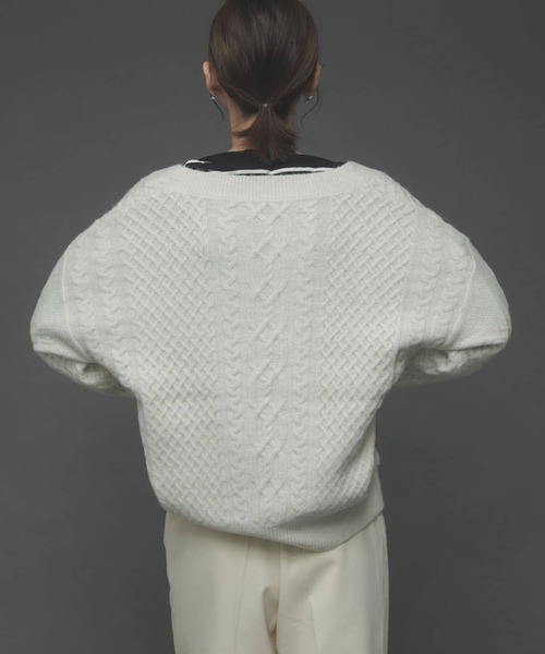 SENSE OF PLACE by URBAN RESEARCH（センスオブプレイスバイアーバンリサーチ）の「ストレッチアルパカキーネックケーブルセーター（ニット/セーター・レディース・ブラウン/ピンクベージュ/アイボリー・ONE）」の21枚目の写真