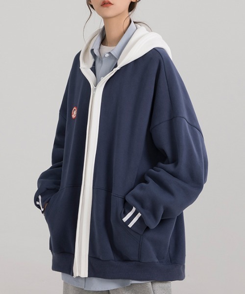 sevens(セブンズ)の「【sevens】フェイクレイヤードオーバーサイズパーカー(パーカー・レディース・ライトブルー/ダークブルー・FREE)」の1枚目の写真